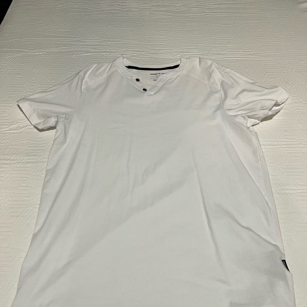 Men's shirt sleeve shirt with buttons